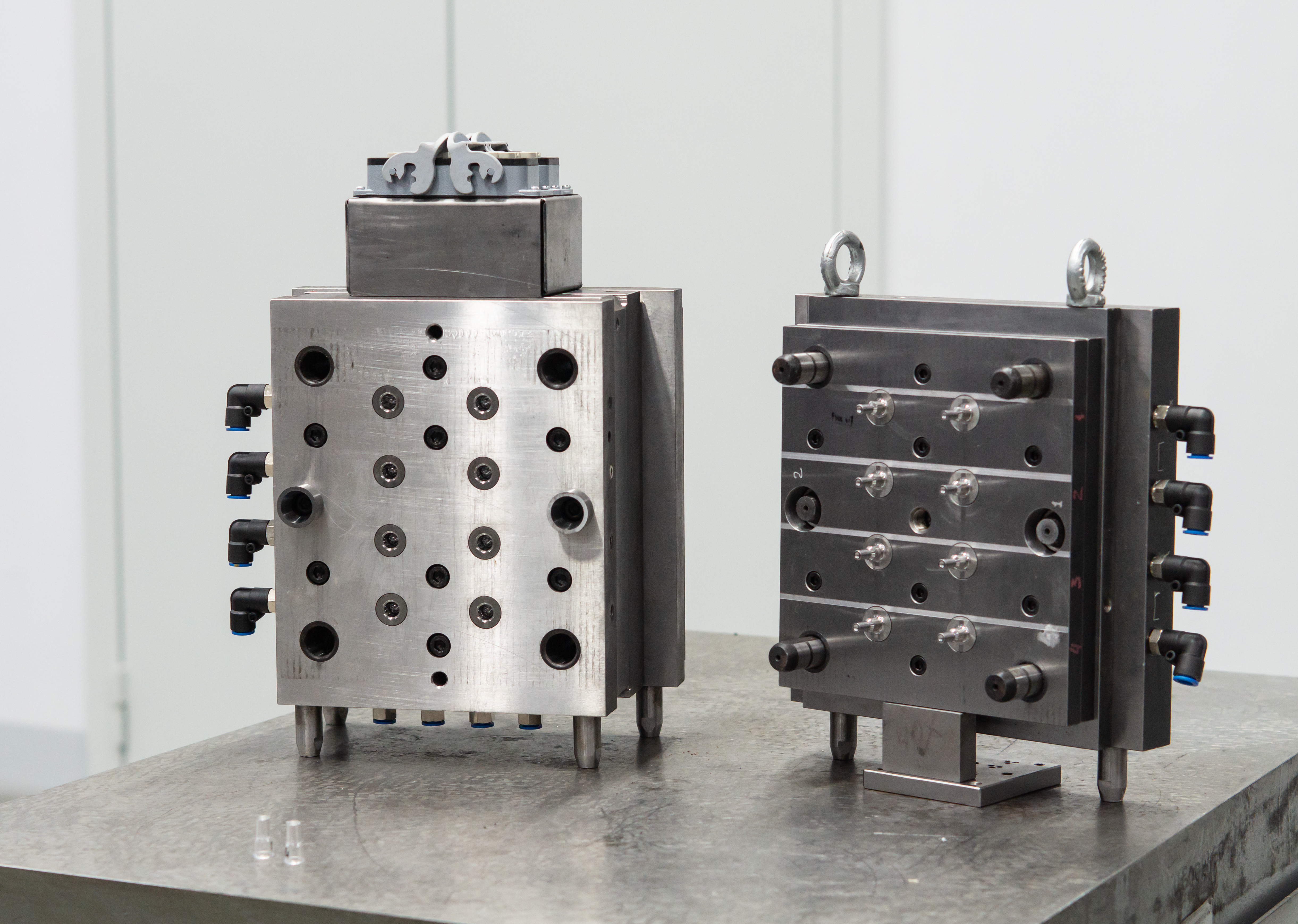 Горячеканальная пресс-форма для изделий медицинского назначения