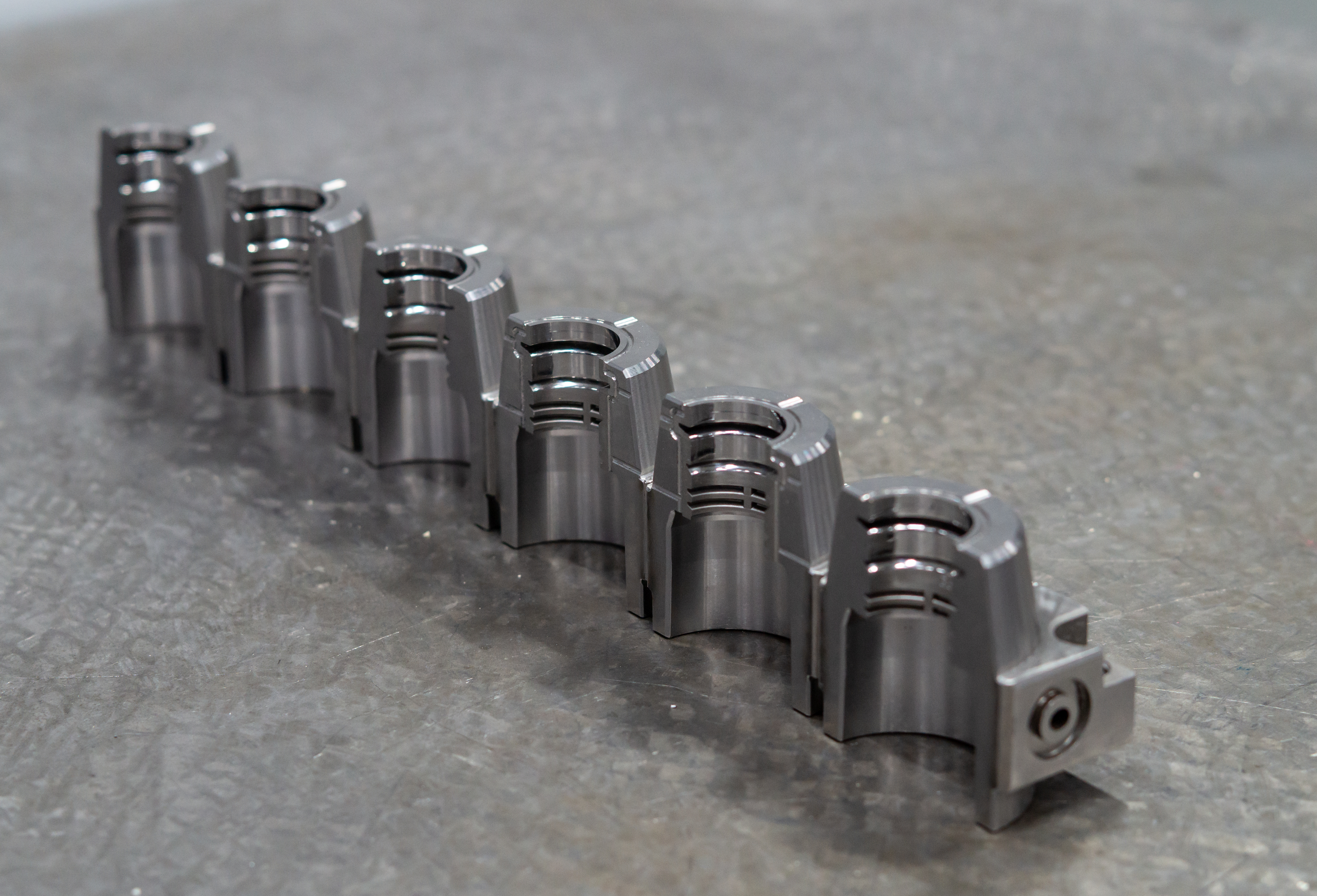 Шиберы (некринг) для формирования резьбы преформы на пресс-формах Hofstetter