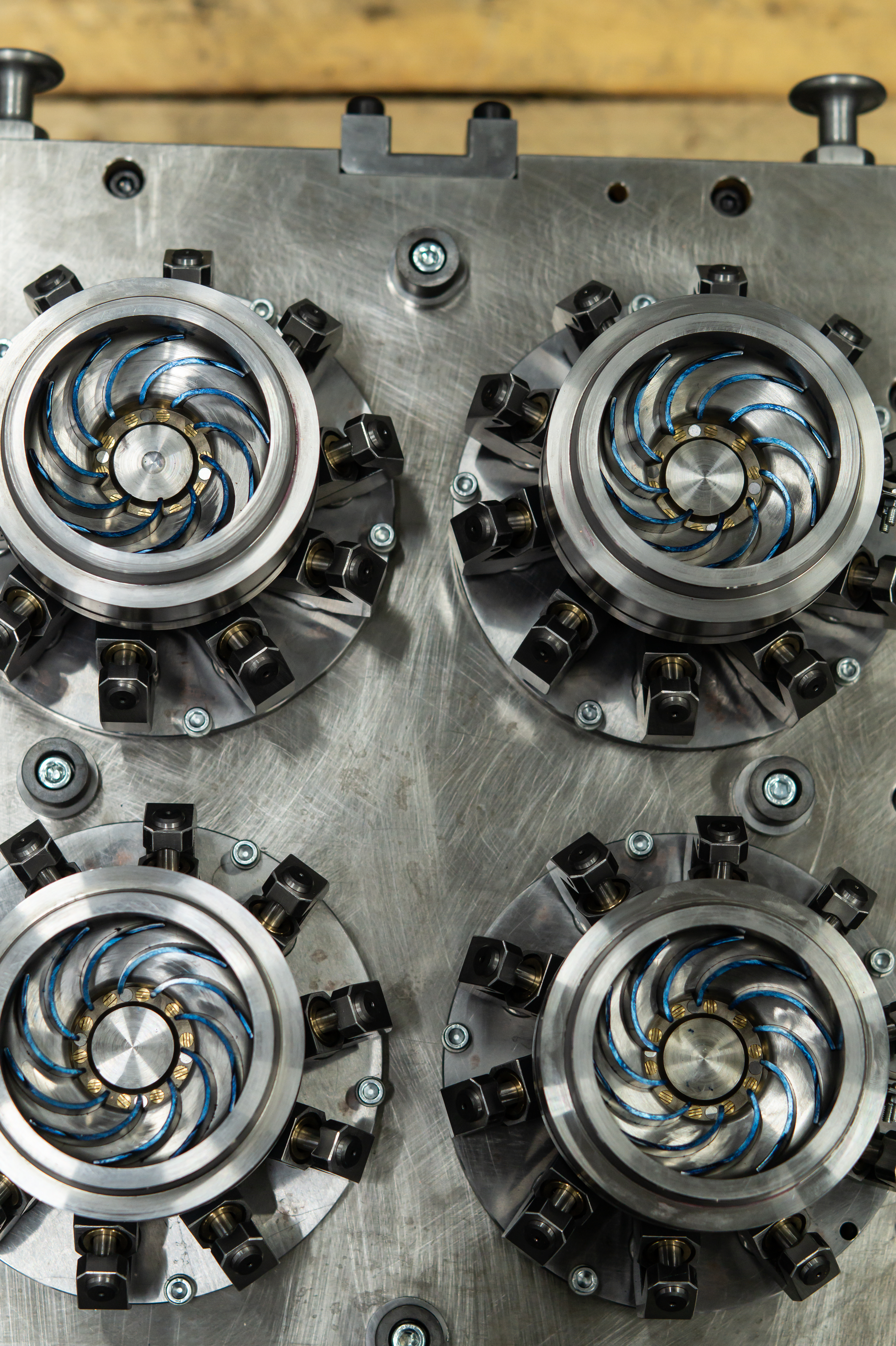 Стержневой ящик для формовки стержней из плакированной смеси